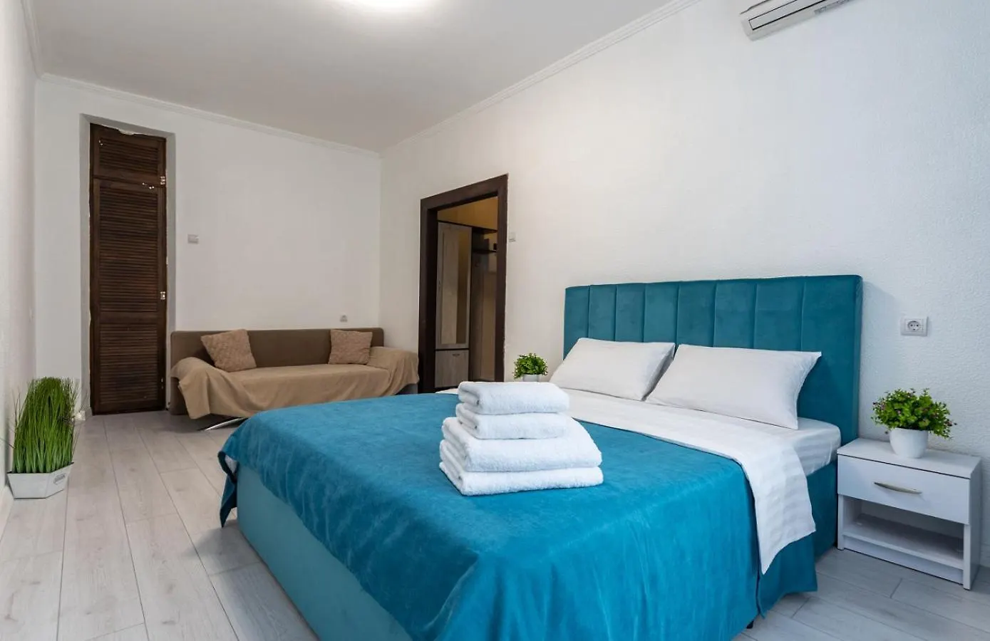 Apartament Maidan Khreschatyk 4 Street Blue Kijów Ukraina